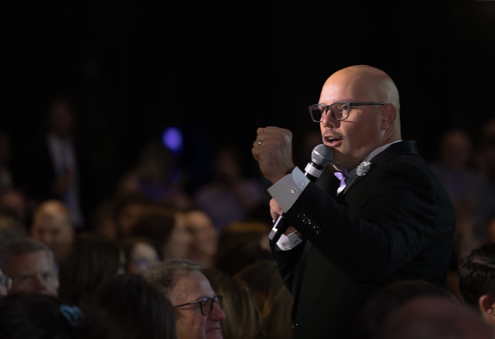 Scott Peterson calling a live auction